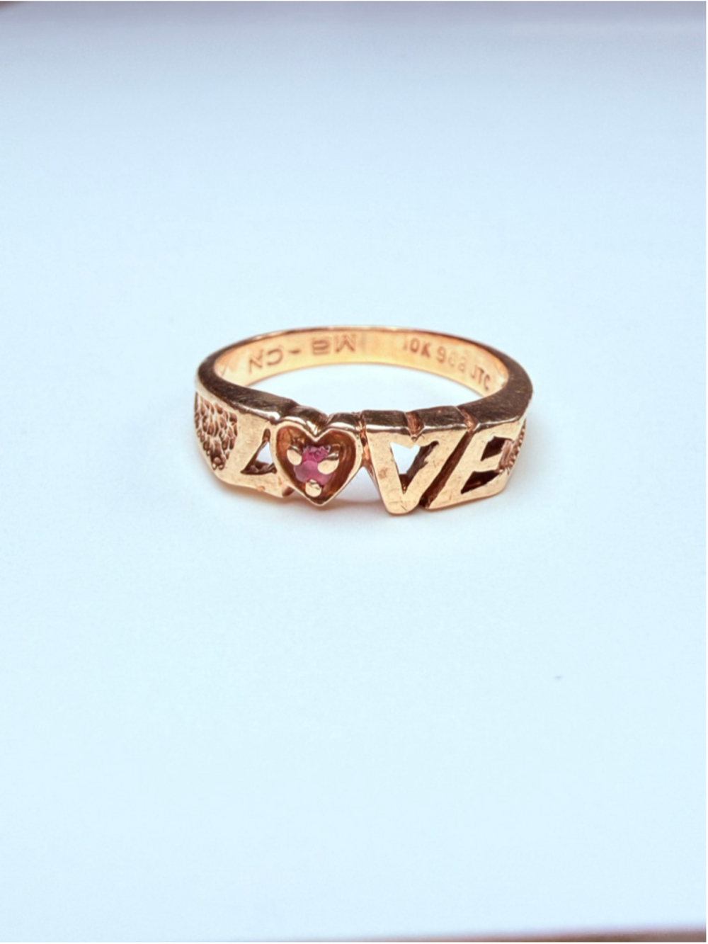 10K Solid Yellow Gold Genuine Ruby LOVE Block Lettering Signet Vintage Ring